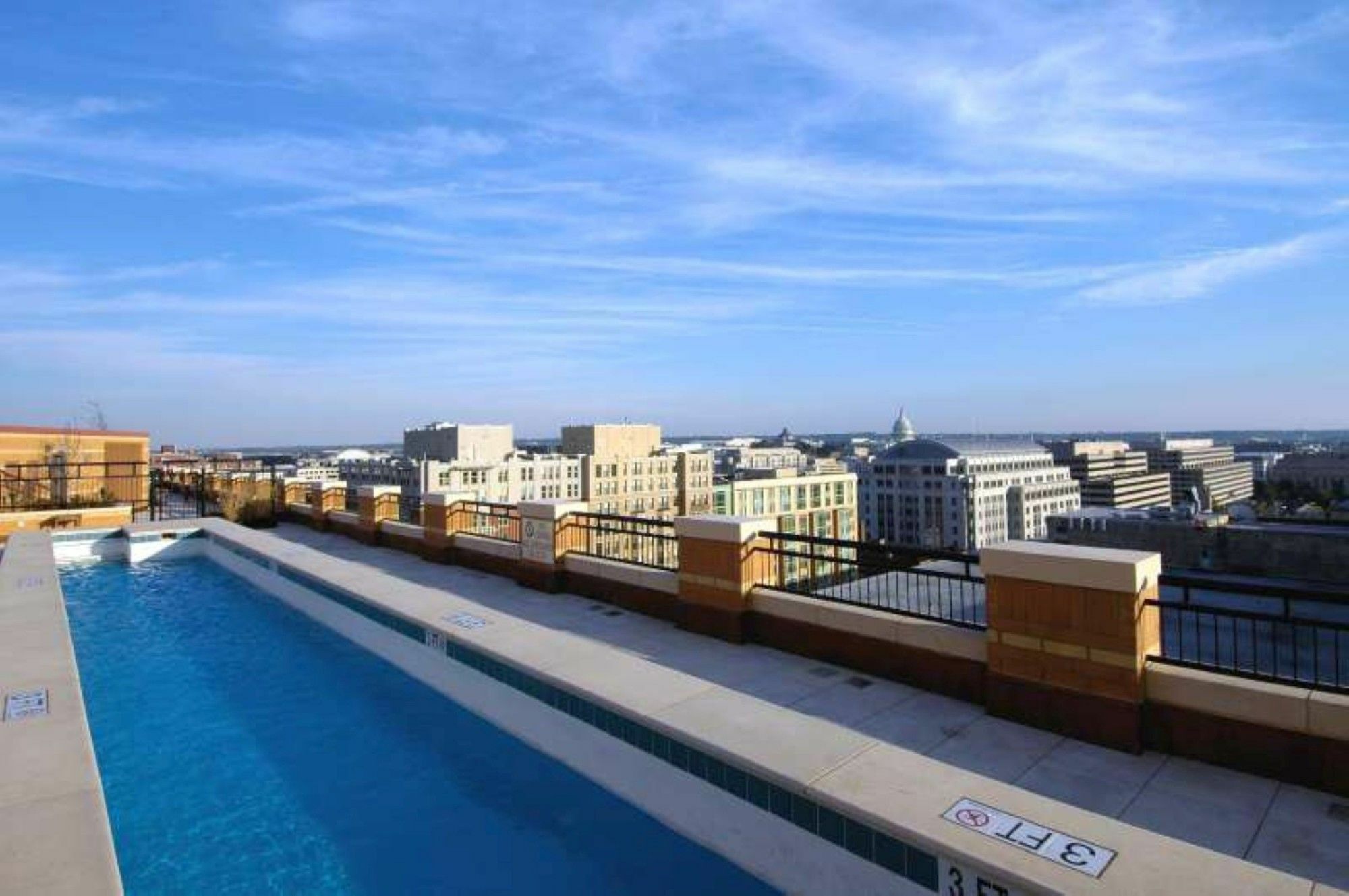 Global Luxury Suites At The Convention Center Washington Exterior photo
